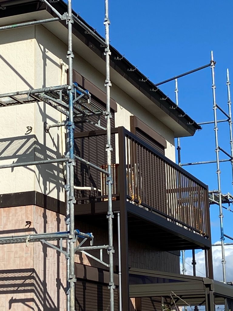 ベランダ雨樋完成