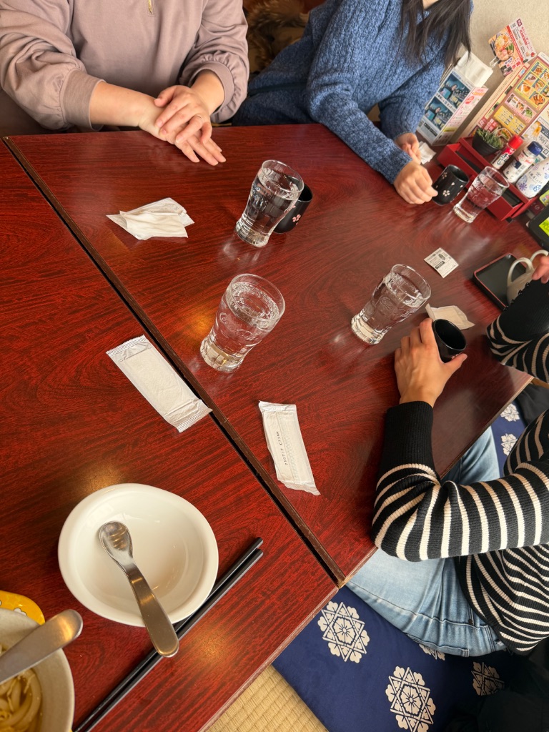 夢庵での食事風景
